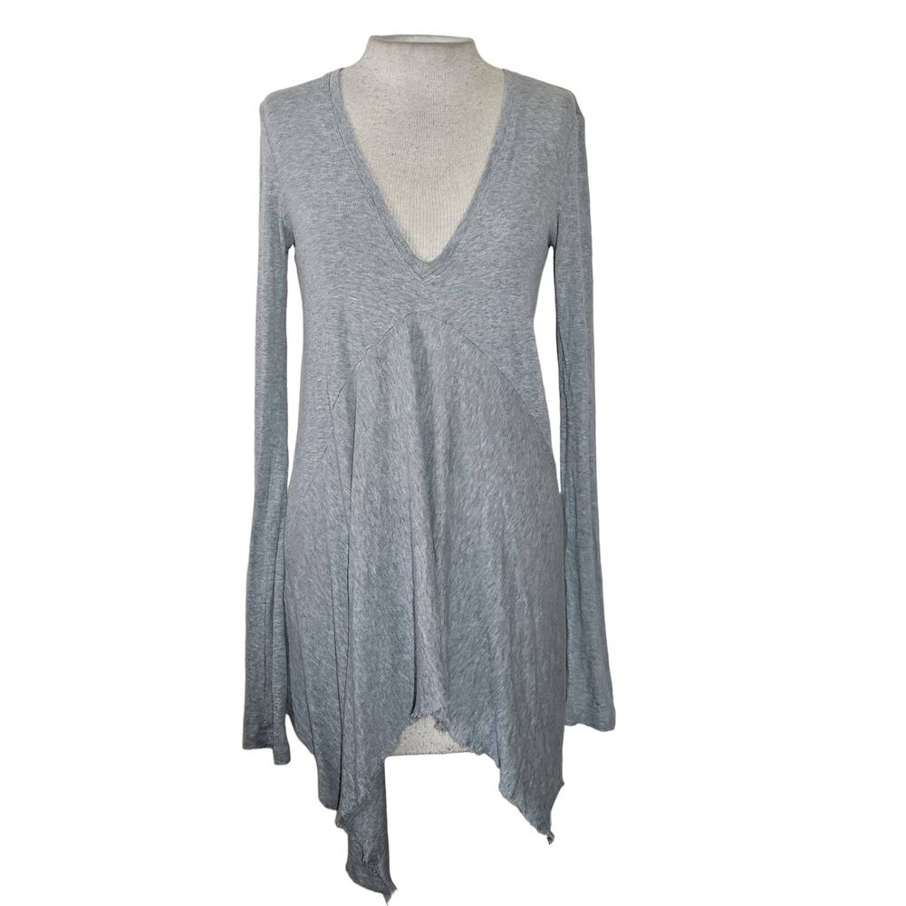 BCBGMAXAZRIA Grey Knit Long Sleeve V Neck Size Medium